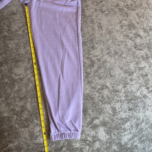 Francesca’s lilac size small jogger style sweatpants. {1199} - Picture 4 of 8